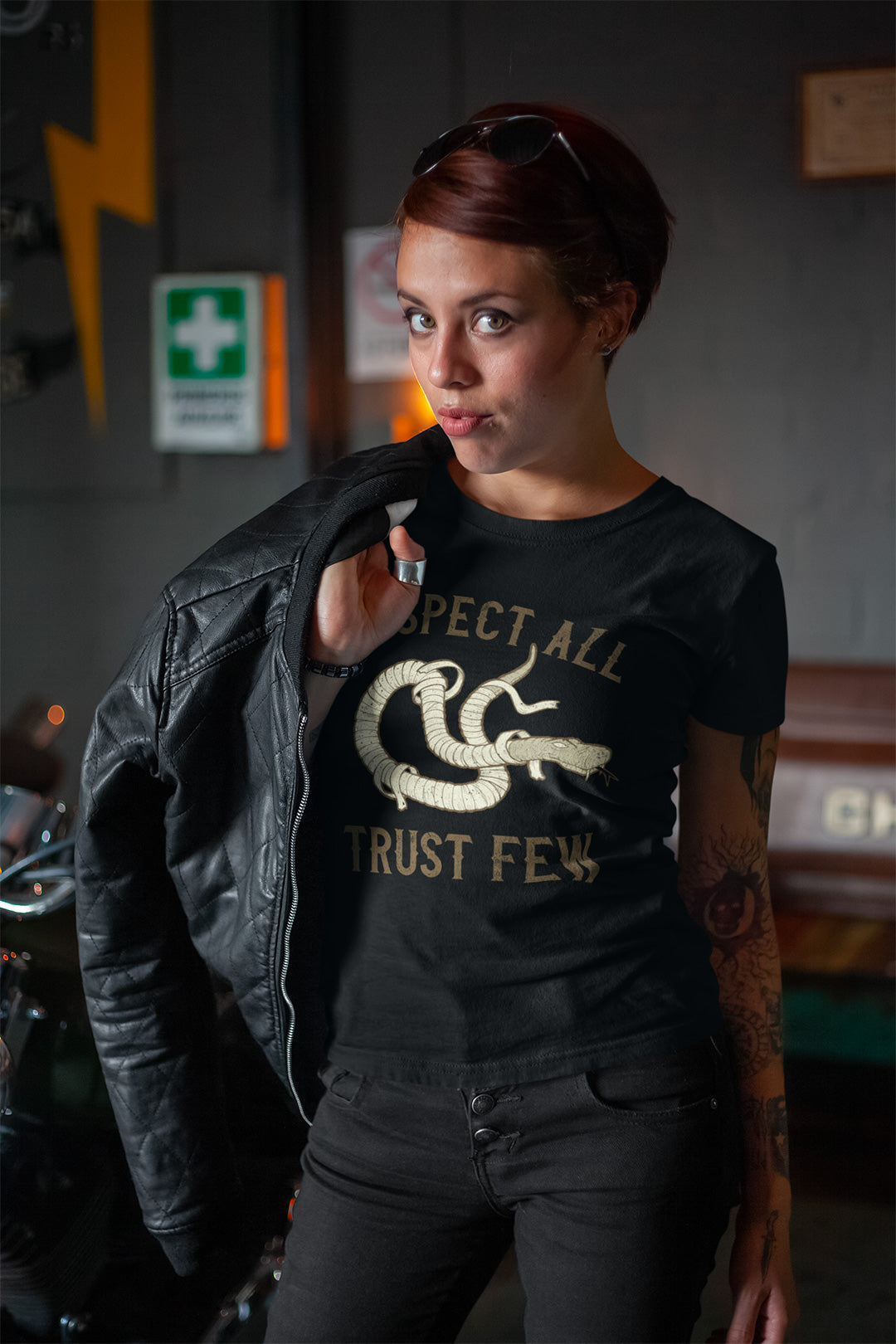 Respect All Trust Few Motorcycle Snake t-shirt Snake Design Unisex Biker T-Shirt Motorcycle Women Cafe Racer Shirt Moto Shirt Bobber Shirt
